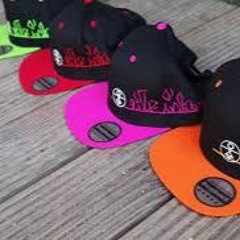 راب الامارات - لابس كاب