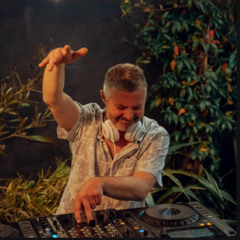 THE MIDWEEK MIX 50