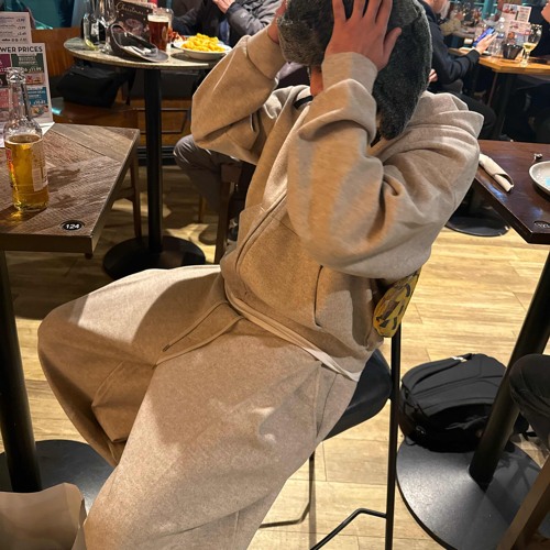 she on a wave, she on a vibe