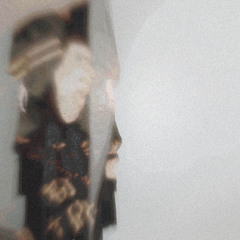 whatsholdinguback @kkenichii