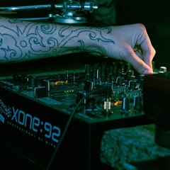 3 Decks Vinyl Techno & Hardgroove set - DELARAVE