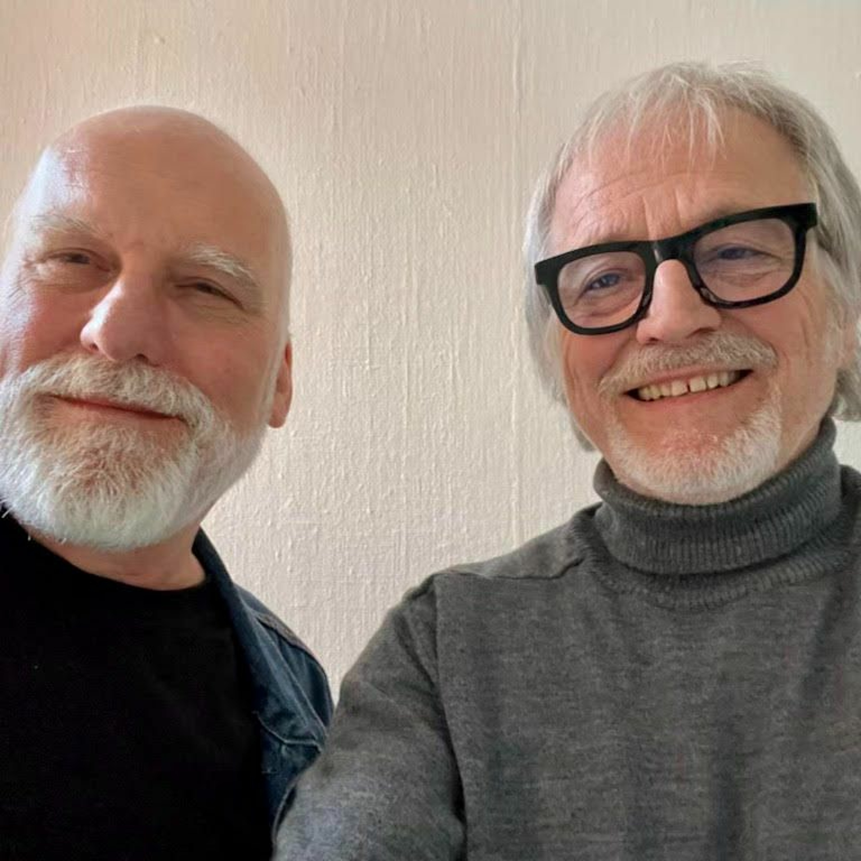 Fra Kliché til koncertstop: Et besøg i Lars H.U.G.s maskinrum – og en ny sang episode artwork