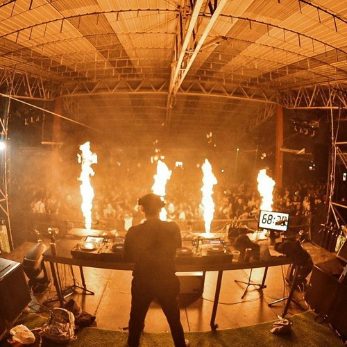 TECHNO SETS