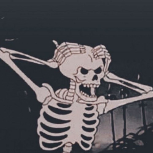 𝐂𝐡𝐚𝐭𝐭𝐞𝐫𝐢𝐧𝐠 𝐋𝐚𝐜𝐤 𝐨𝐟 𝐂𝐨𝐦𝐦𝐨𝐧 𝐒𝐞𝐧𝐬𝐞