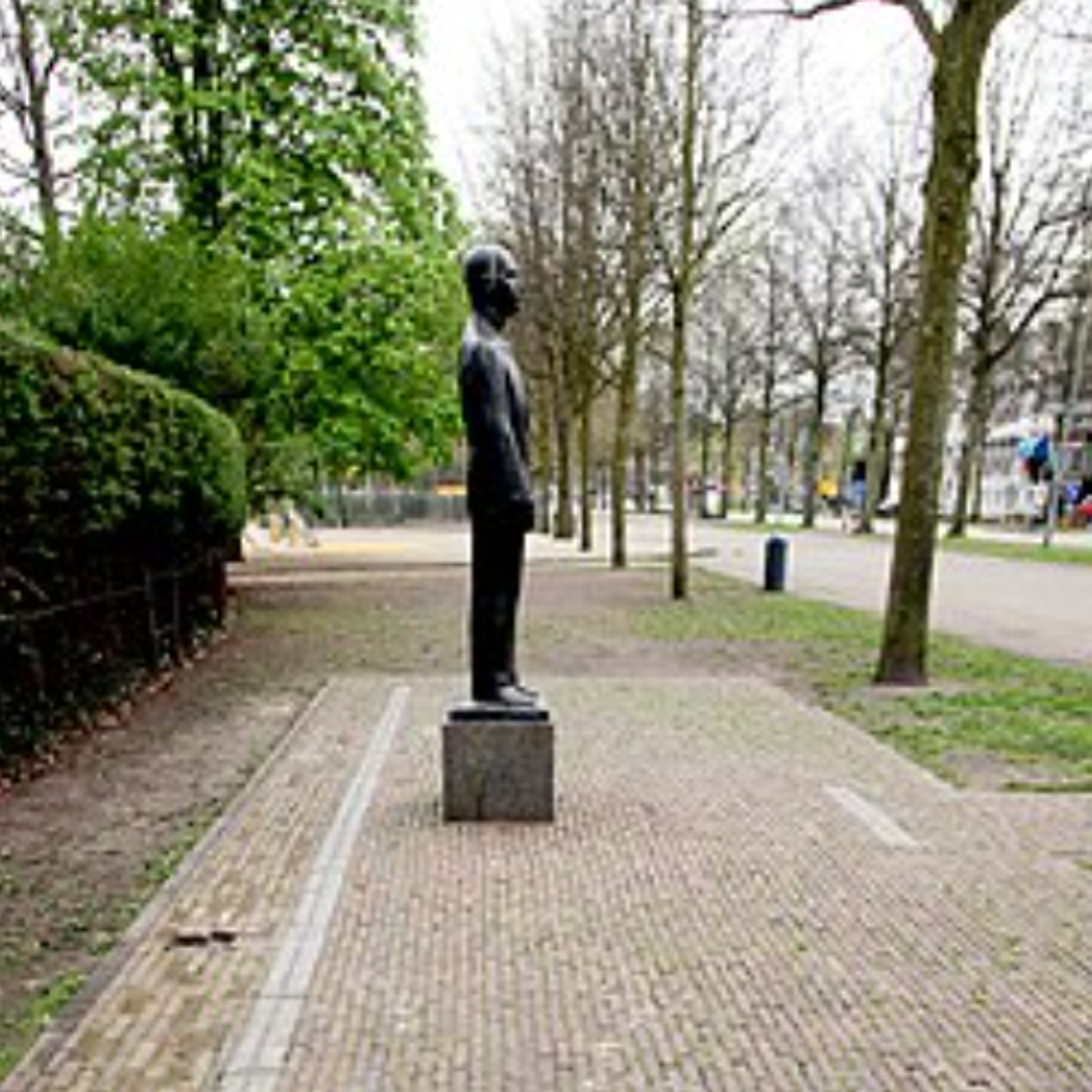 4 mei-comité voorzitter Koen Sturm over herdenken in Haarlem episode artwork
