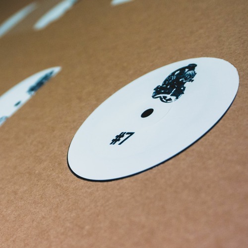 UE Premiere:  MBERE  - Let Me Tell U [Challenger Deep]
