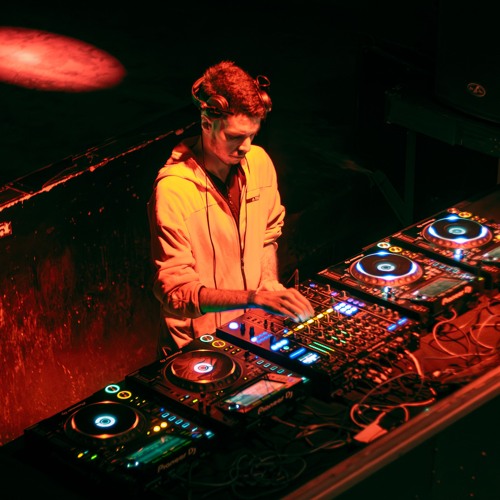 Some Progressive House i have to trip for a while