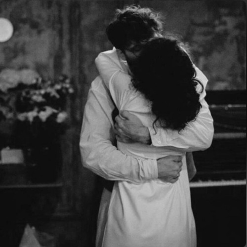 في حُضني تعالا قرّب ضمني