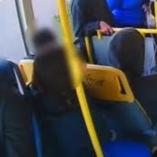 5x1 no ônibus de cascavel erome menina com 5 meninos no onibus