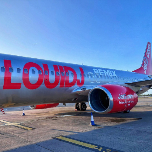 Nothing Beats a Jet2 Holiday (Remix)