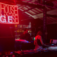 Sara Wual live at House Mouse w/ Franck Roger