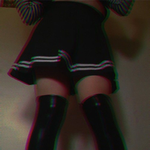 Nekozuna - pretty boys in pretty skirts