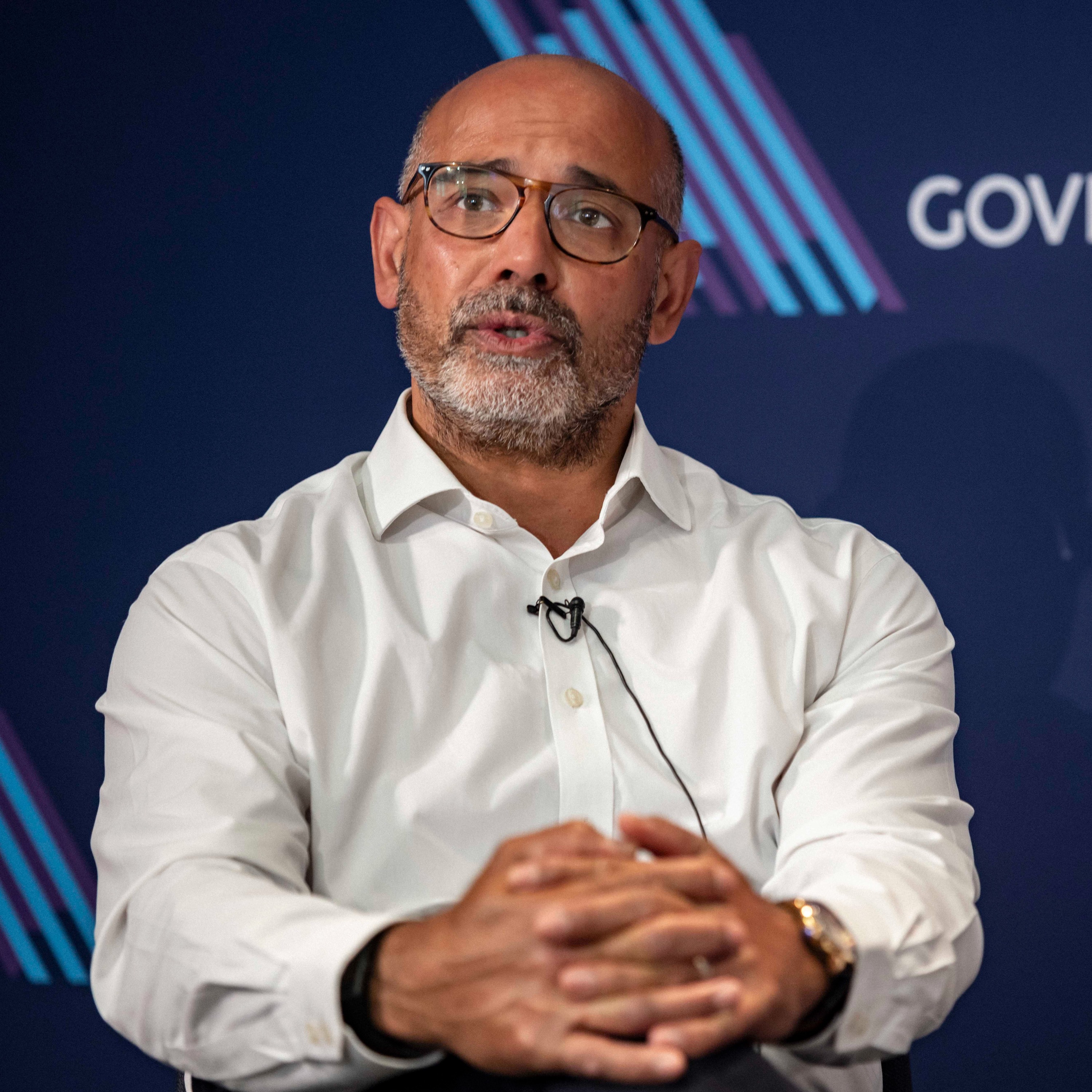 How can frontline officials uphold high standards of behaviour?