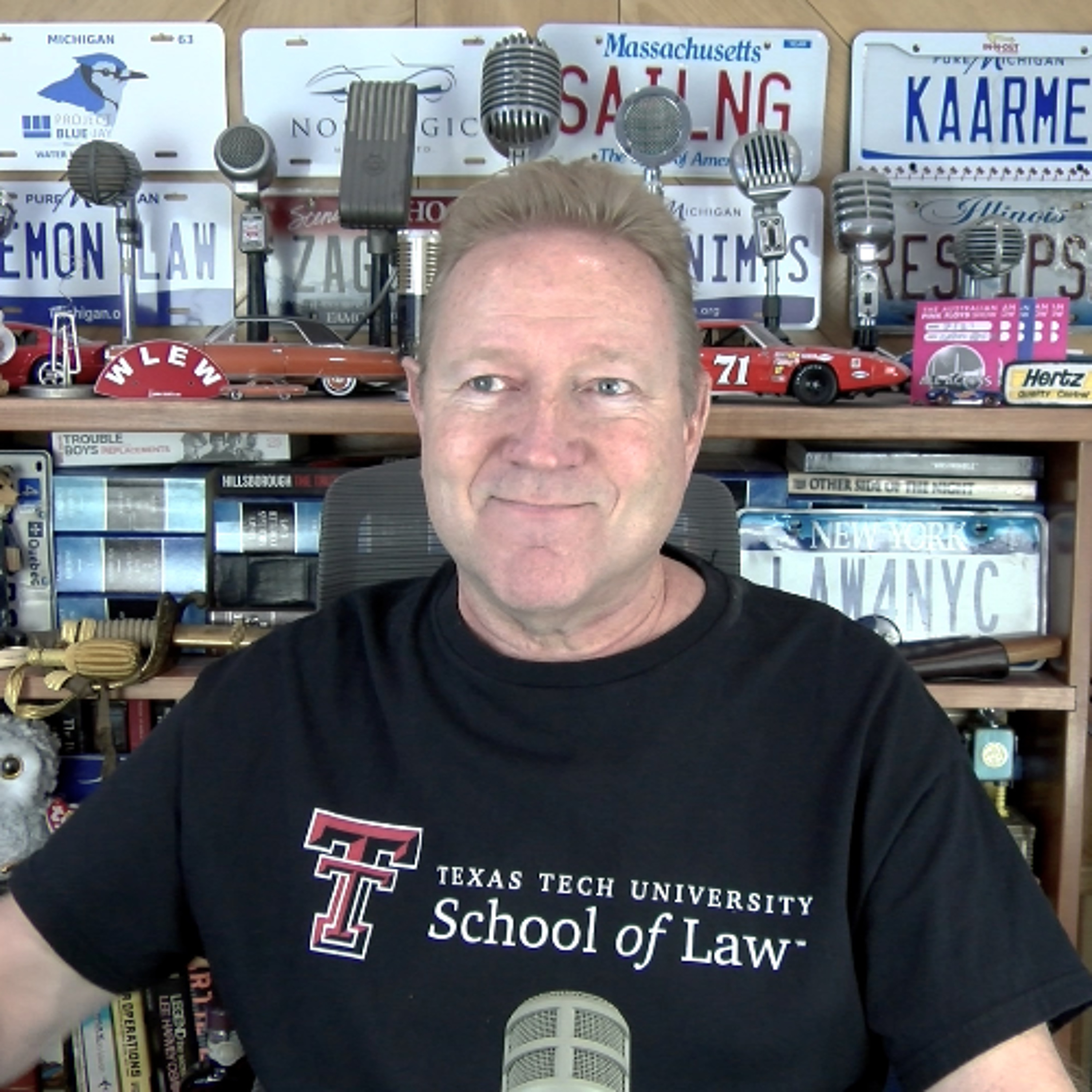 Are Tow Truck Drivers Required To Clean Up Accident Scenes?