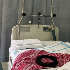 هو طبيبي والرسايل علاجٍ لي