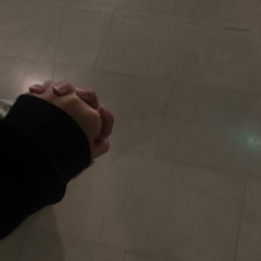 أيامك سعيده.. عسى ما تفقدك عيني ثواني