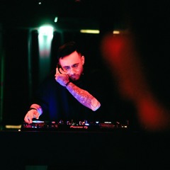 SHDW008 voyage sombre