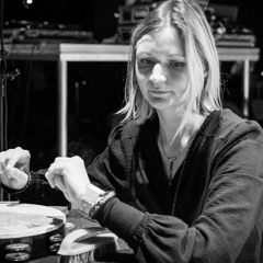 Eklekto Justina Repečkaitė / Whispering skins