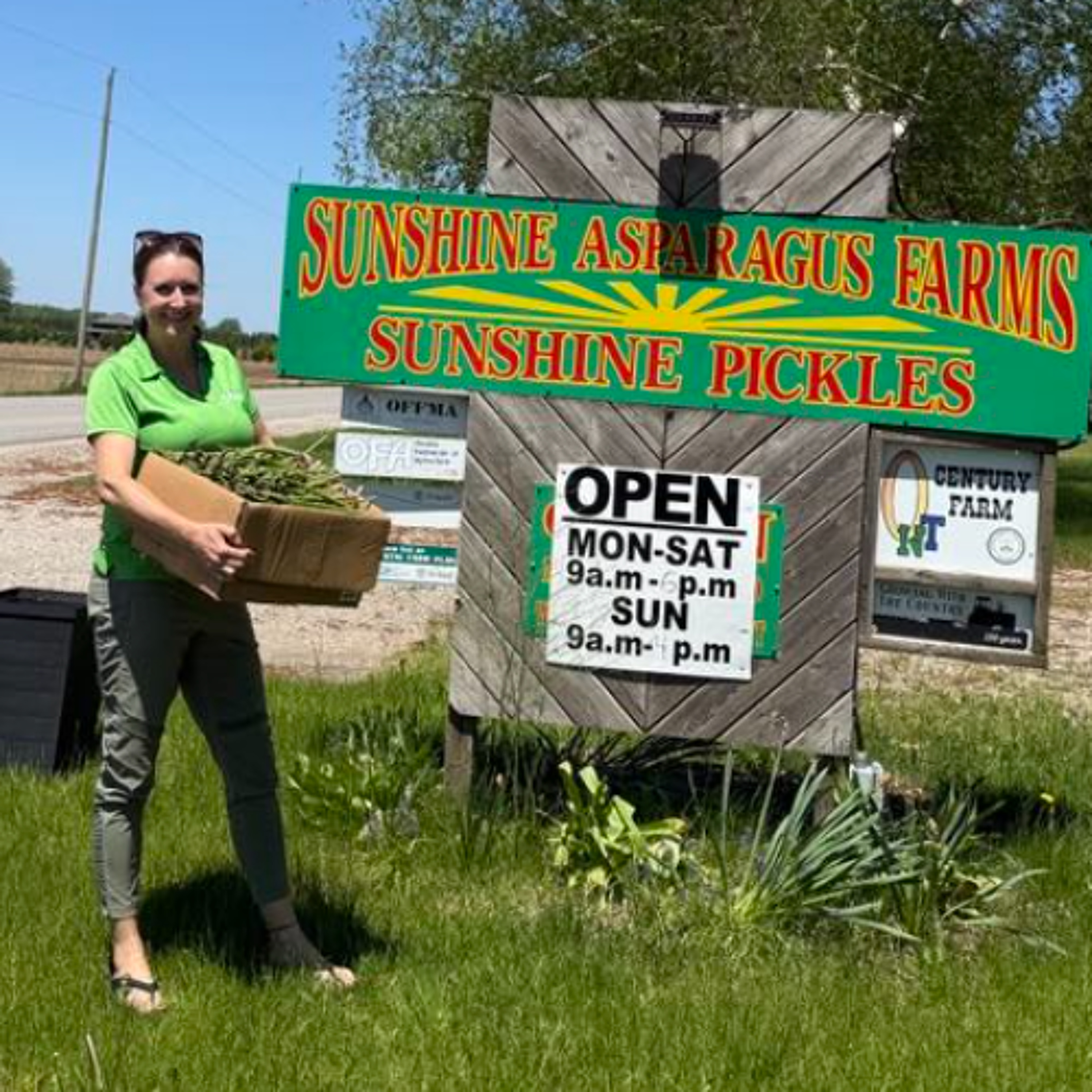 It's asparagus season at Sunshine Farms in Thamesville episode artwork