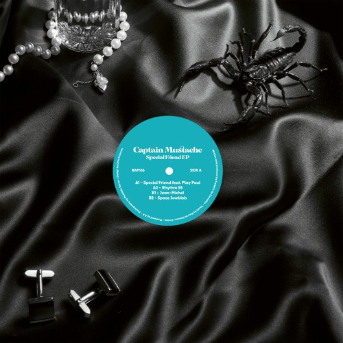 PREMIERE : Captain Mustache - Space Jowblob