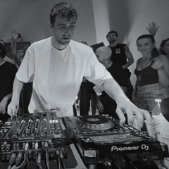 Fred again.. - Under Your Spell (ID 6)