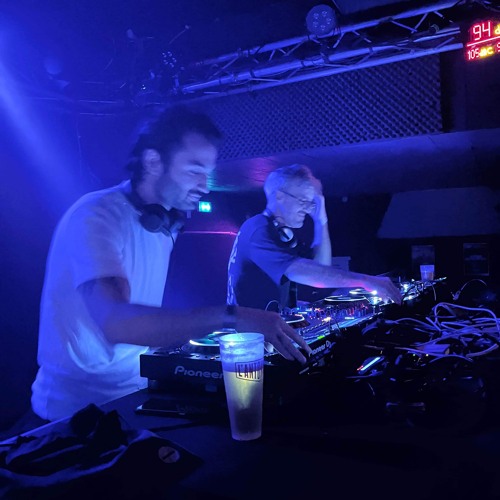 AKZ B2B TONY MILER