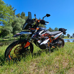 Dusty Trails. KTM 790 ADV R