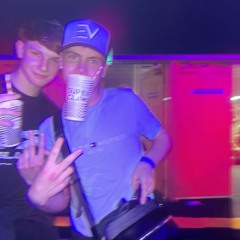 🏄🏼‍♂️🦈