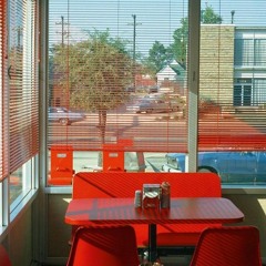 ｎｏｃｈｅｓ ｄｅ ｐｉｚｚａ ｙ ｓａｎｇｒｅ ｅｎ ｌａ ｐｉｓｔａ