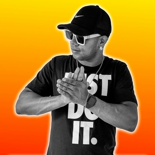 DEU MEIA NOITE EU SUMI - MC DELUX vs VOLTEI PRA CACHORRADA MC MENO DANI (DJ ANDRE MELLO)