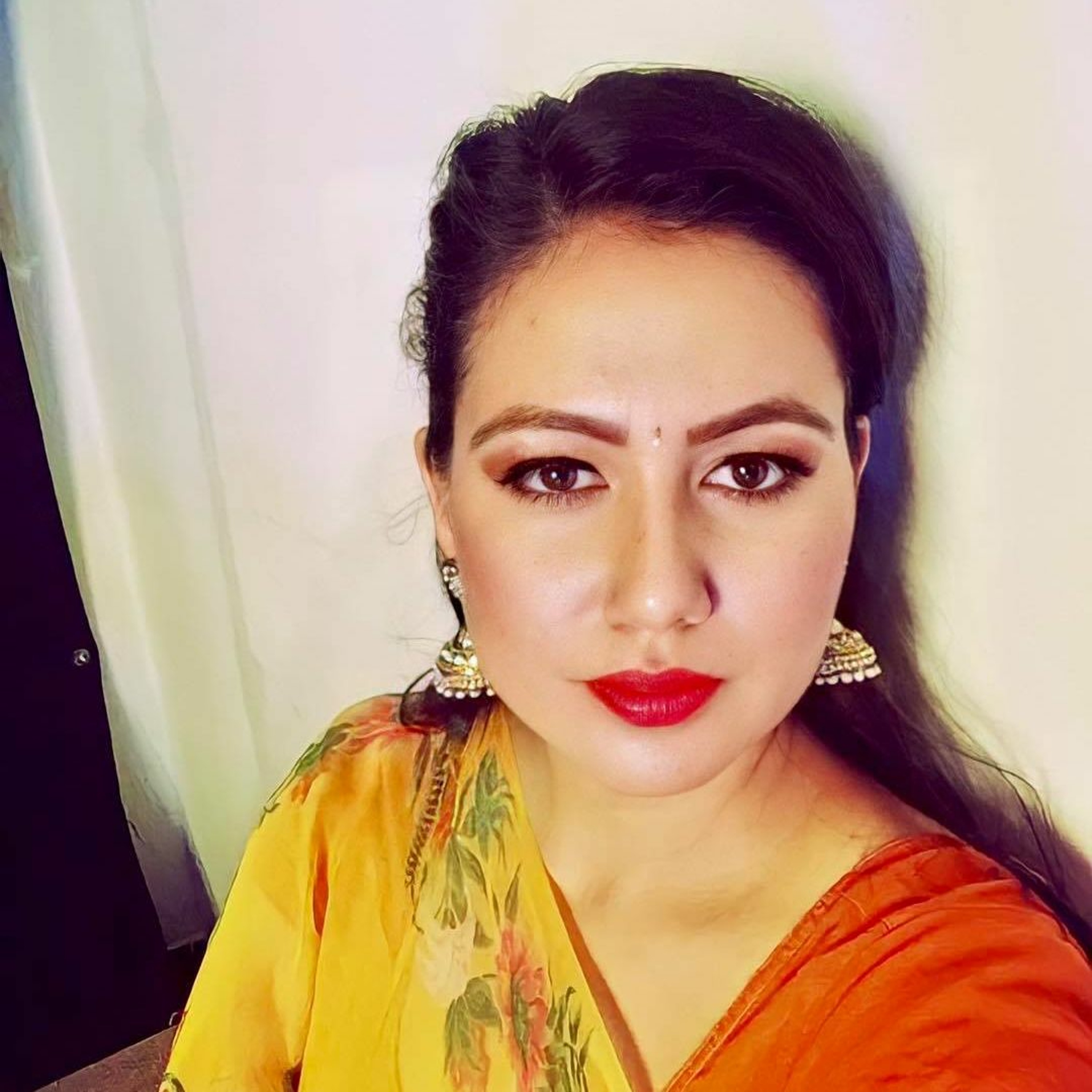 अरुसंग कुरा गर्दा बुद्धिमान सुनिन चाहनुहुन्छ? बोलीको प्रभाव जमाउन चाहनुहुन्छ?