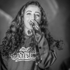 هل اطرق بابك