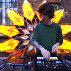 czubaczakor - duck tales.v2 (Nocny Targ Tęczowa)