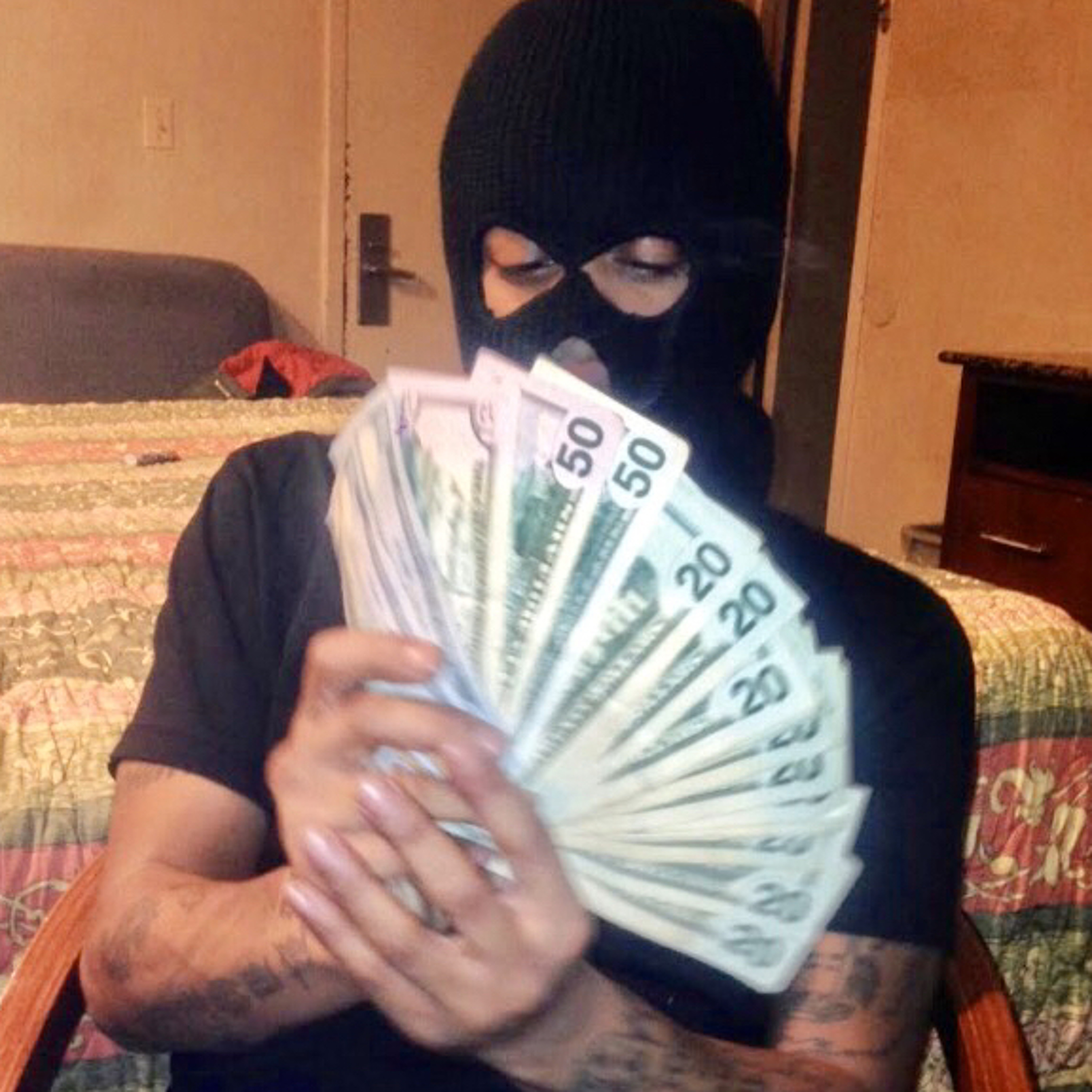 R.DoLLaS