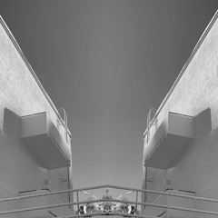913 235111