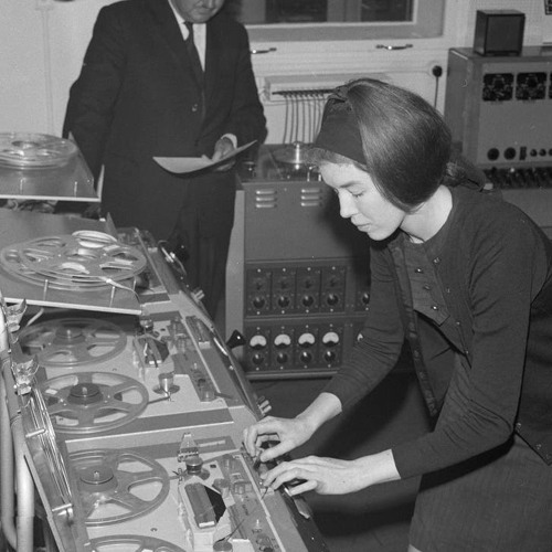 momo: Sisters with Transistors Special - May 2021