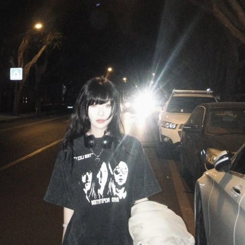 ActiveR-un +++ FLOAT (prod. @floatoversky)