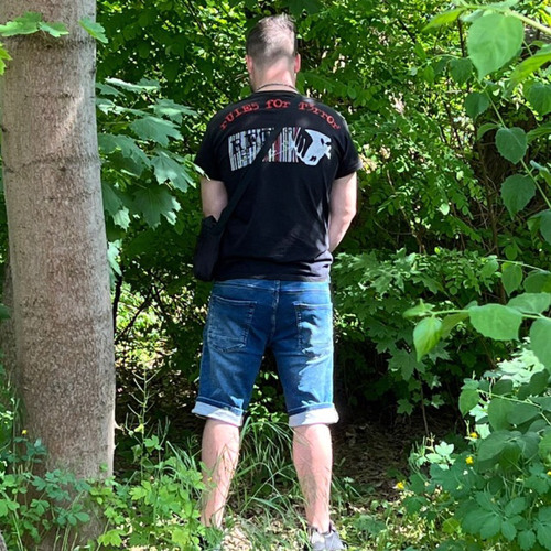 Bt0nM1cHa   AuF Der Jagd Nach der Maus …
