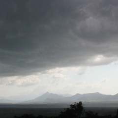 6 - Ao Longe A Chuva
