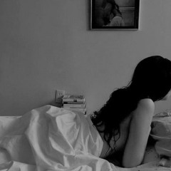 أدري إني مو بقلبك ..