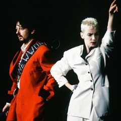 Queen vs. Annie Lennox - I Want A Little Bird