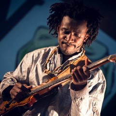 Closeup: Learning Congolese Guitar