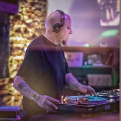 Tom Knight @DiTaF Streetfood_5  Out of Space