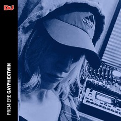 Premiere: gayphextwin ‘garbadgewoman’