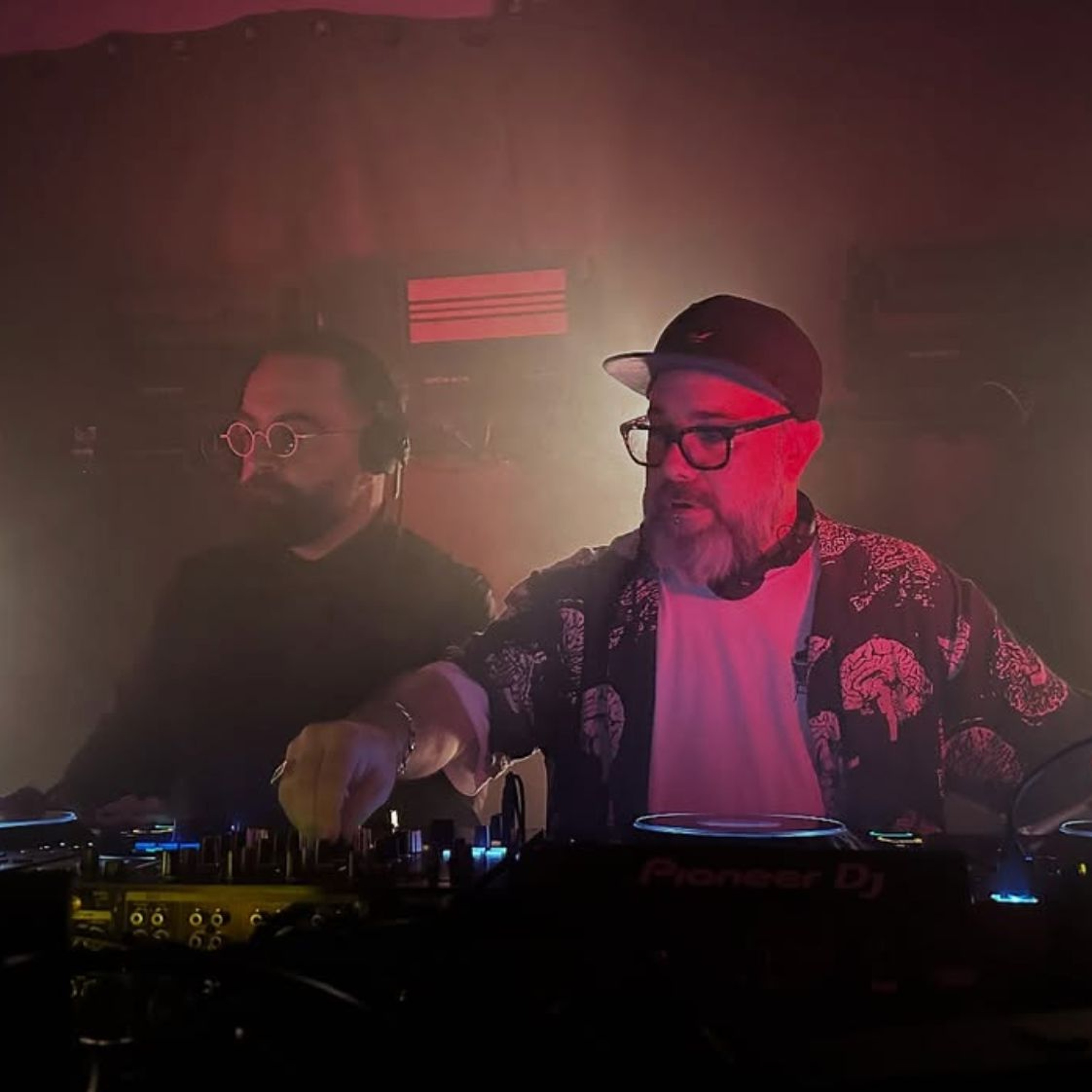 Secretario B2B Karlos Sense - La Clandestina Experiencie - Noviembre 2025 episode artwork
