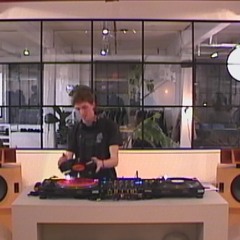Raef - Armable x Estudio Niksen