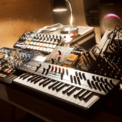 BUBU - Sharp [Live extract]