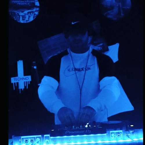 House to techno 3am mix. Techno in 4 Walls