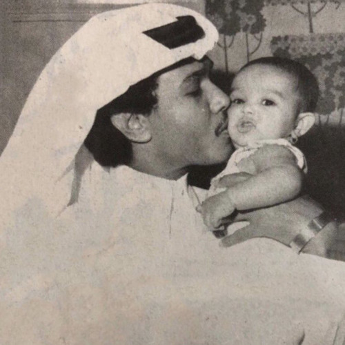 غُضَّي جُفونَكِ يا عُيُونَ النَرجسِ ‏منكِ استحِيت بأن أقبّل مؤنِسي