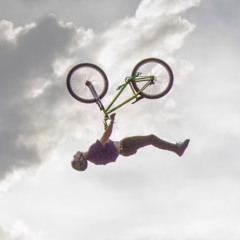 IVAN - HOW TO BACKFLIP (CLIP)